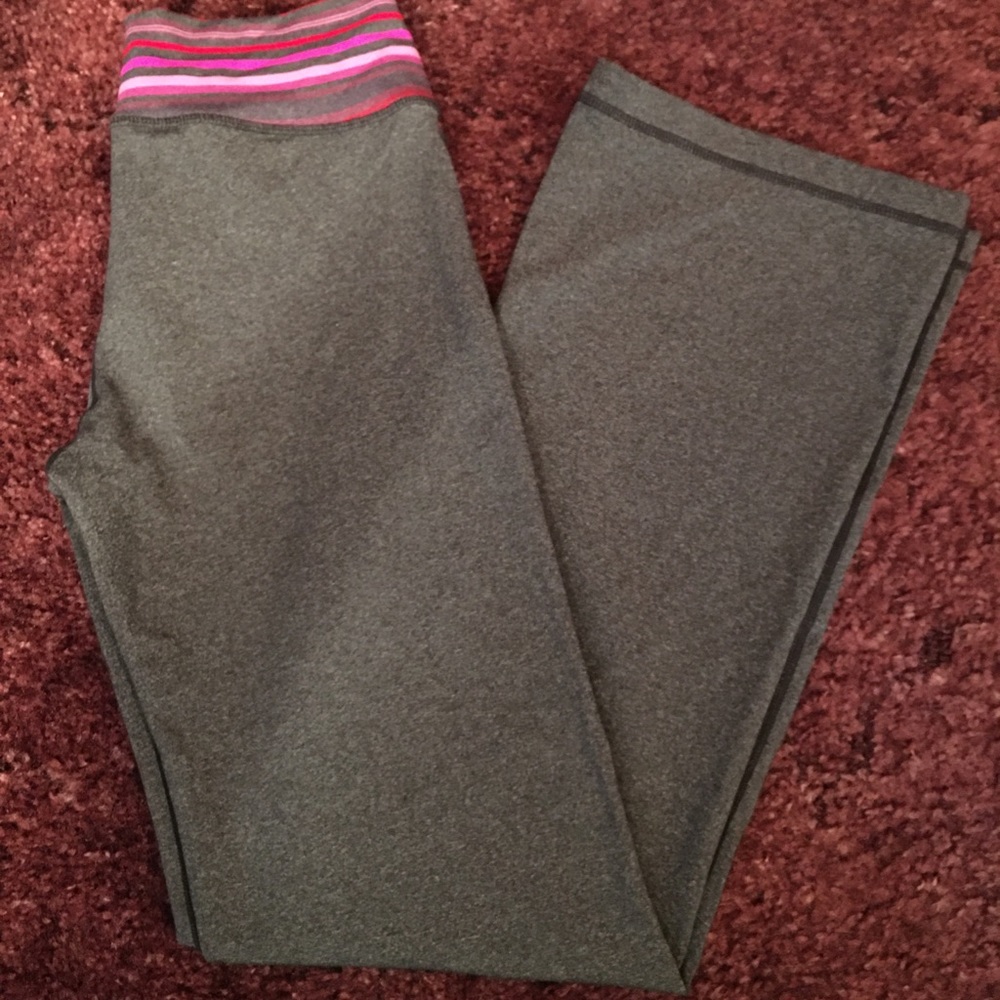 Lululemon yoga pants size 8 regular like new